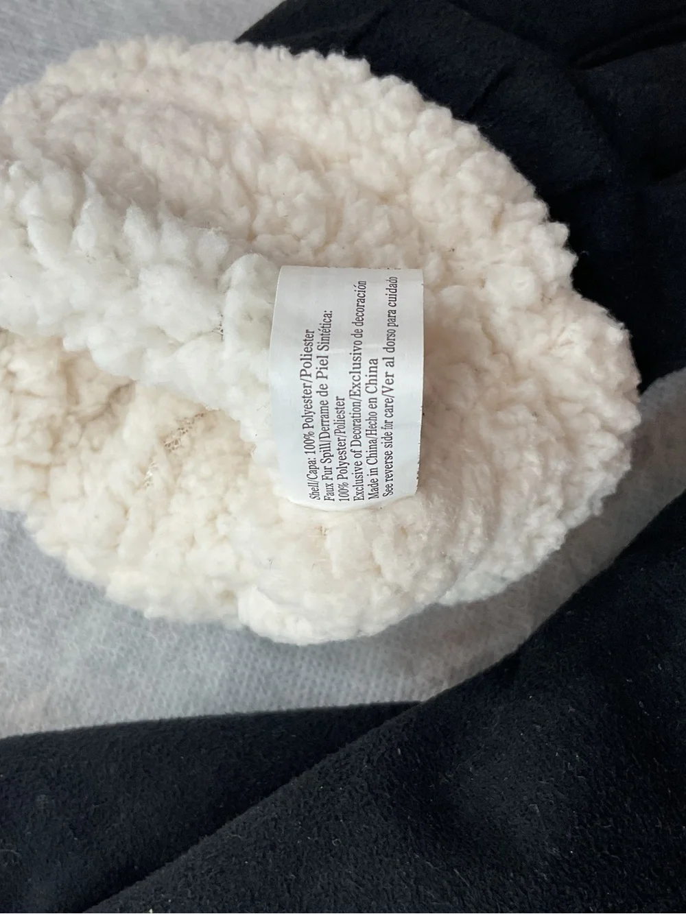 isotoner Black Women's Sherpa Lined Microsuede Glove - Picture 4 of 5